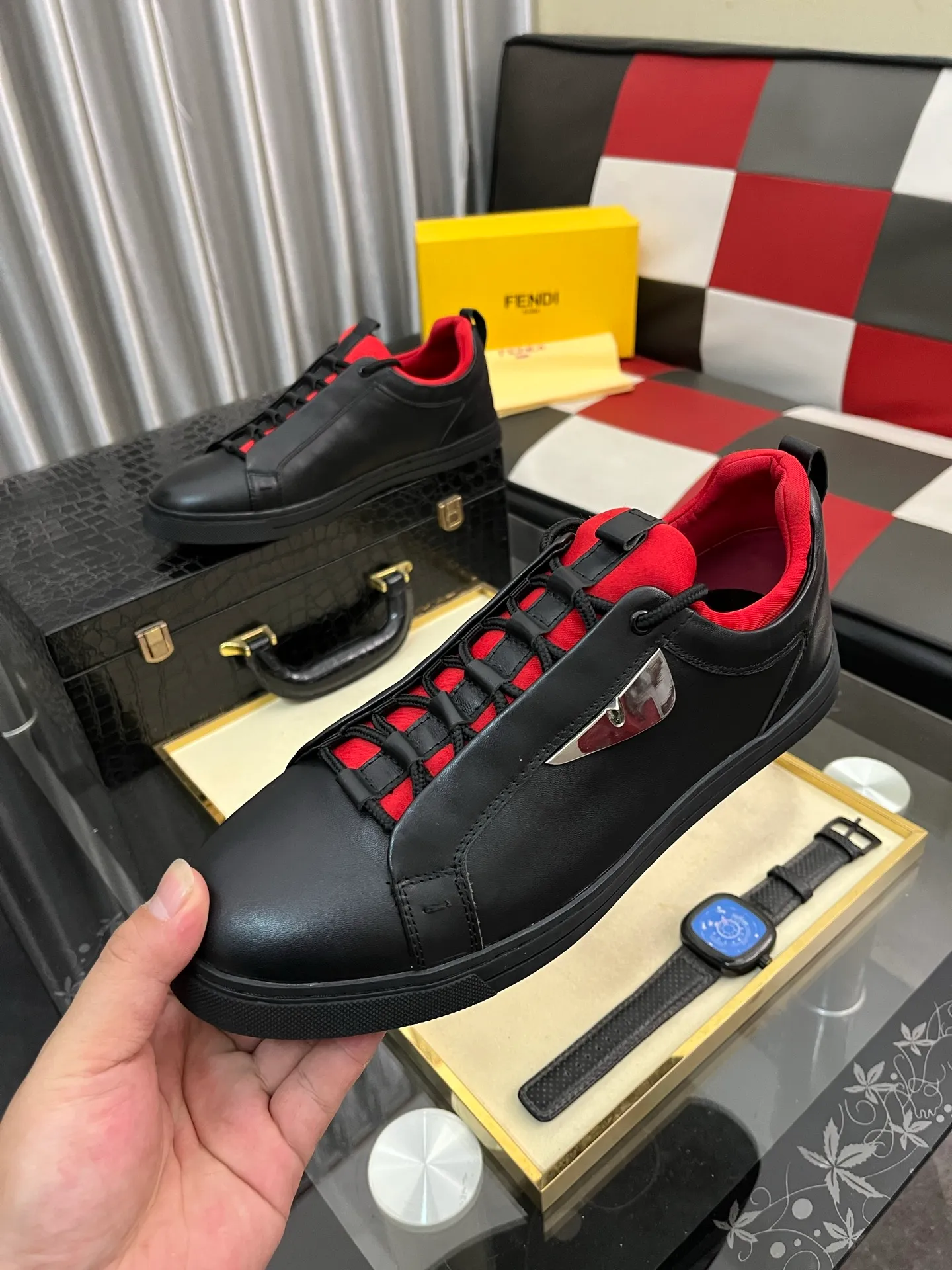 Men's Men's Shoes 💰: 420⌚️⌚️[Fendi] Fendi's latest high-top casual shoes for men! Available at counters simultaneously! A one-to-one replica of the original. The surface is made of imported high-tech waterproof mesh, the interior is made of first-layer water-dyed cowhide, and the original factory-supplied rubber outsole is used. Leading new fashion concepts. Matching code: 38-442️⃣Colors available